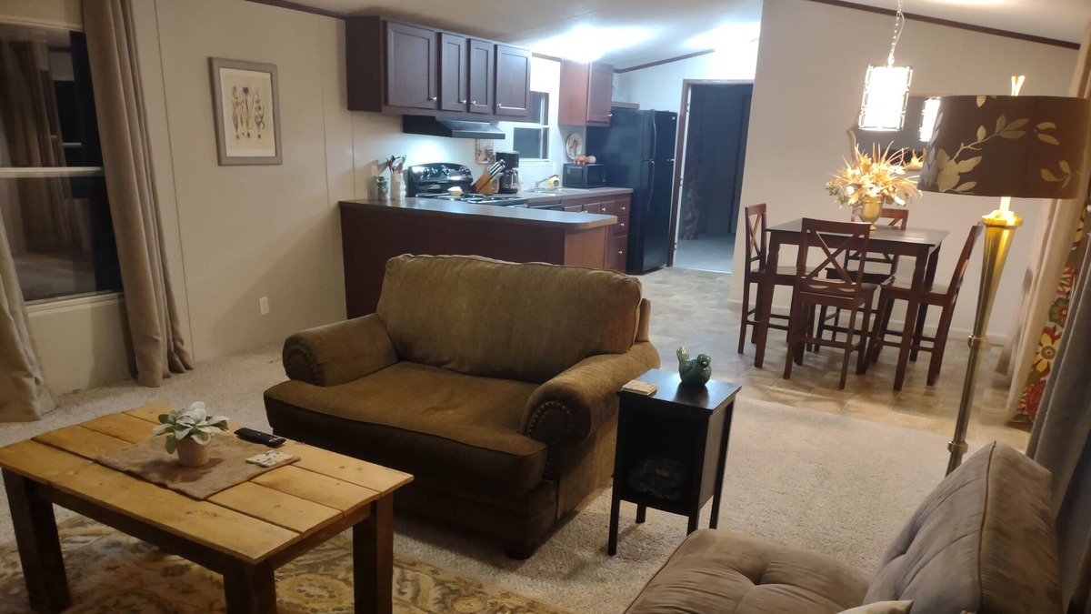 Marshall House | Roomy 3/2 in Peaceful Setting, Huge Deck