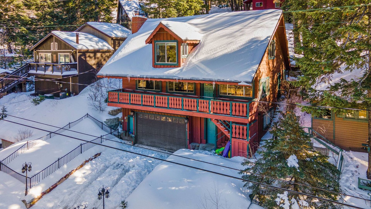 Green Valley Lake Cabin | Roomy 3 Story Mountain Family Retreat by the Lake and near Ski Resort