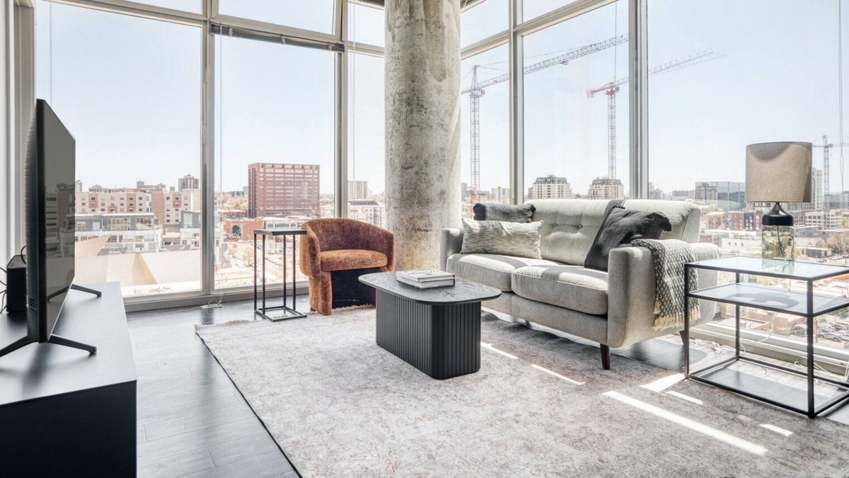 Golden Triangle Apartment | Roomy Golden Triangle 2BR w/ Gym & Pool nr Art Museum, by Blueground