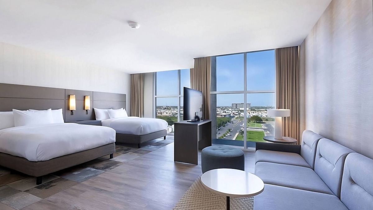 Xcumpich Hotel | Roomy Stay l Residence Inn l 2 Studio Queens Near Shopping & Dining