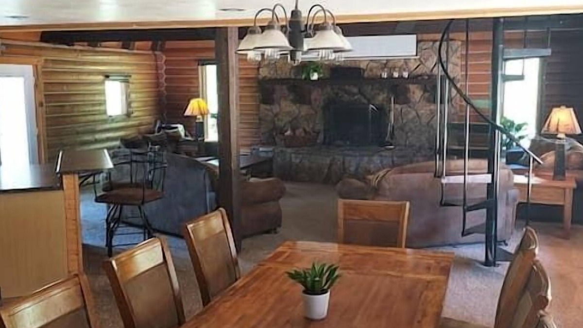 Saddlestring Cabin | Roosevelt Suite, The Roosevelt Suite at the Lodge