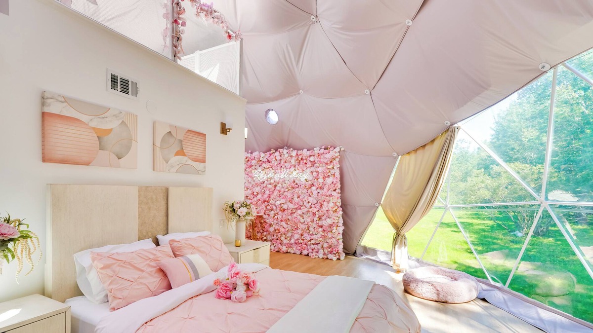 Monticello Apartment | 'Rosé All Day' Geo-Dome Vacation Rental w/ Deck!