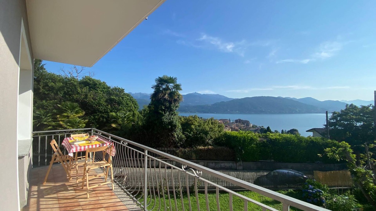 Baveno Apartment | Rosa dei Venti apartment with lake view in Baveno
