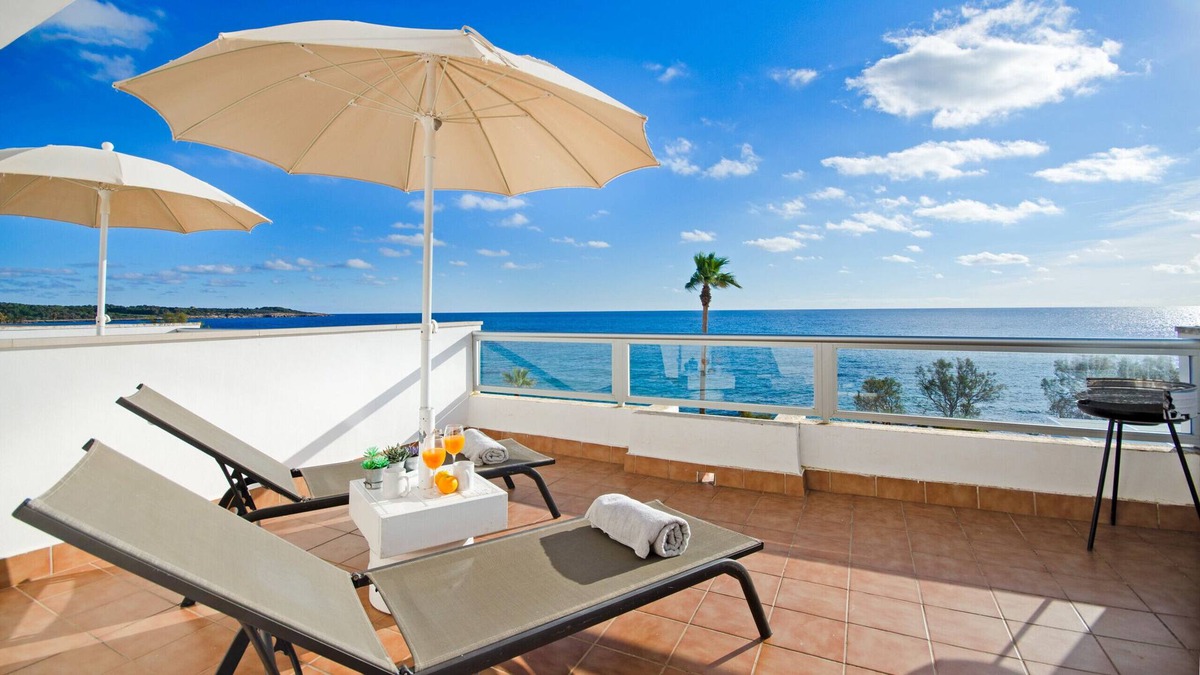S'illot Apartment | ROSA DEL VENTS 2-B with terrace and sea views