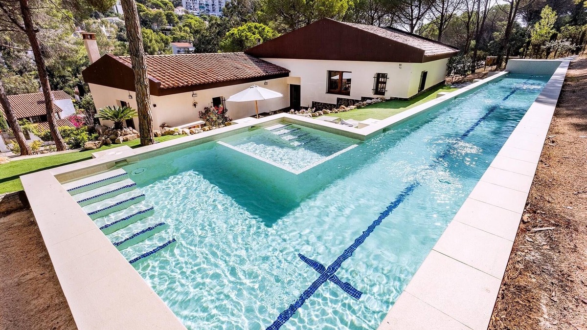Santa Cristina de Aro Villa | Rosamaravilla; a Luxury private Villa: 25m Pool, Gym, 200m to Beach