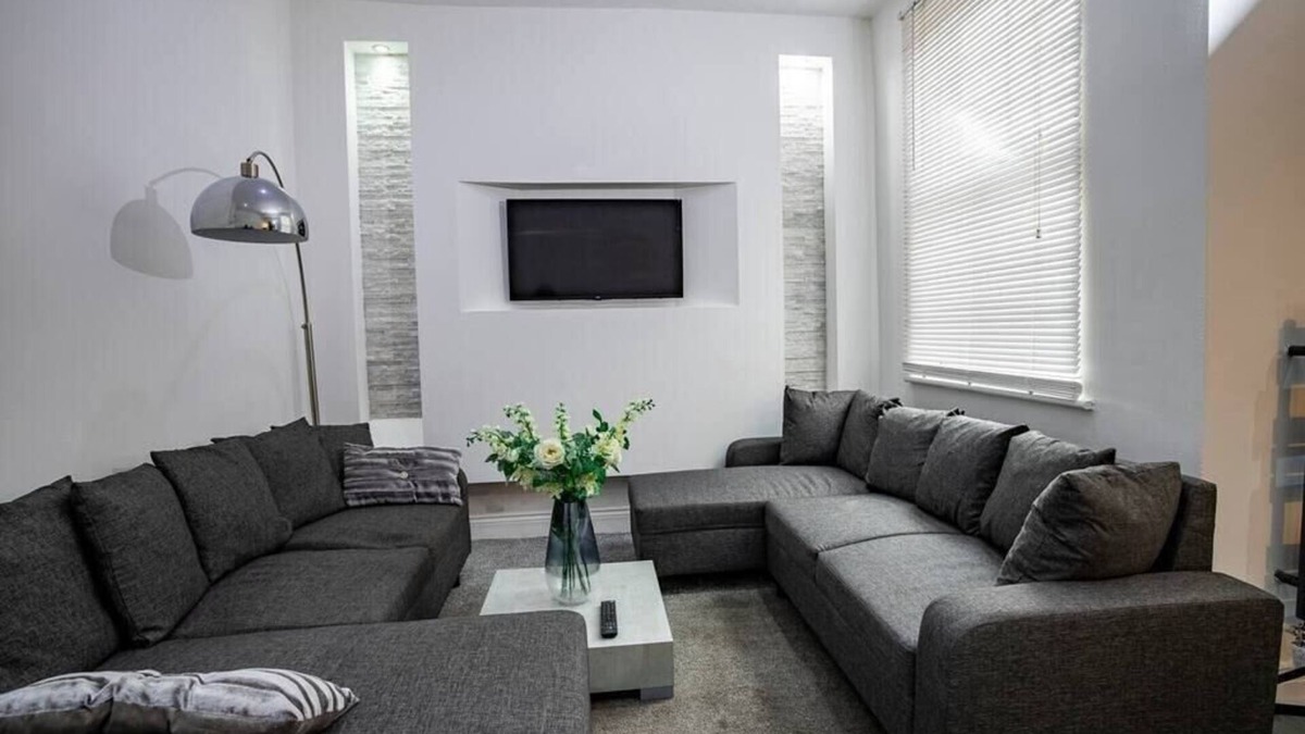 Middlesbrough House | Roscoe House | Workstays UK