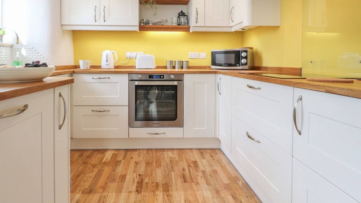 Clitheroe Cottage | ROSE COTTAGE, romantic, character holiday cottage in Chatburn
