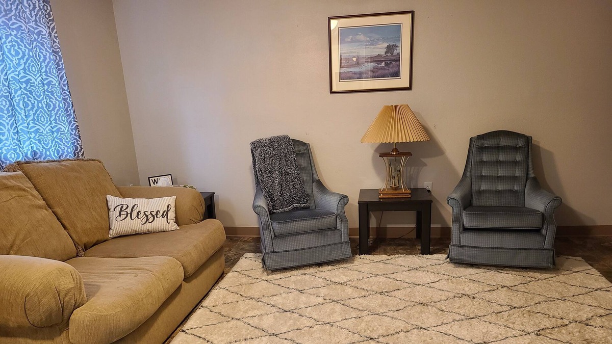Pendleton Apartment | Rose Hill Under - 3 beds, High Speed WiFi, Roku, Netflix