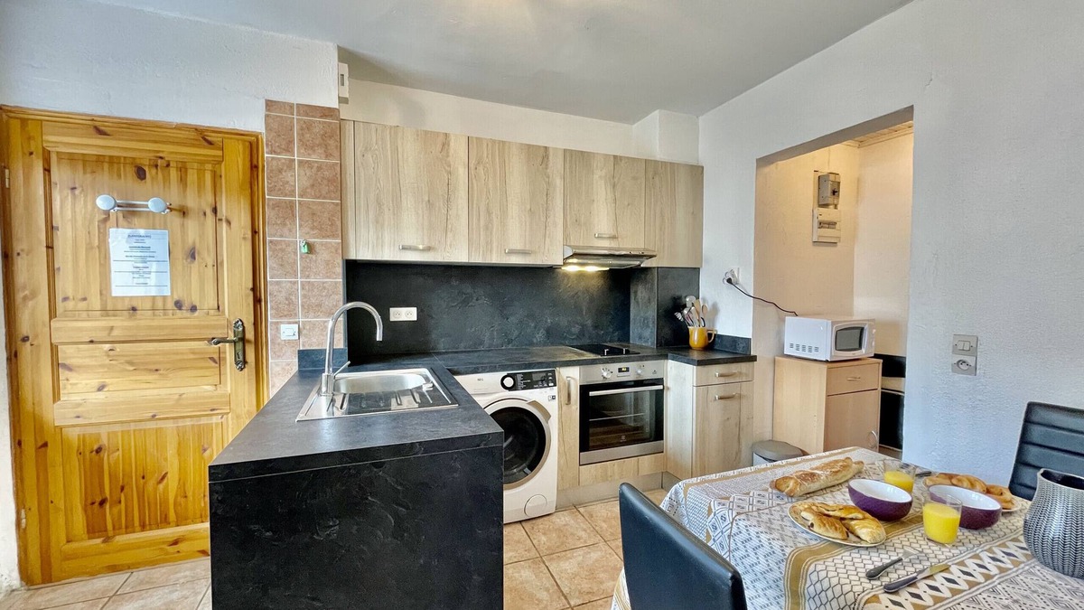 Forges-les-Bains Apartment | Rose: Pleasant apartment 300 metres from the Bains les Bains thermal baths