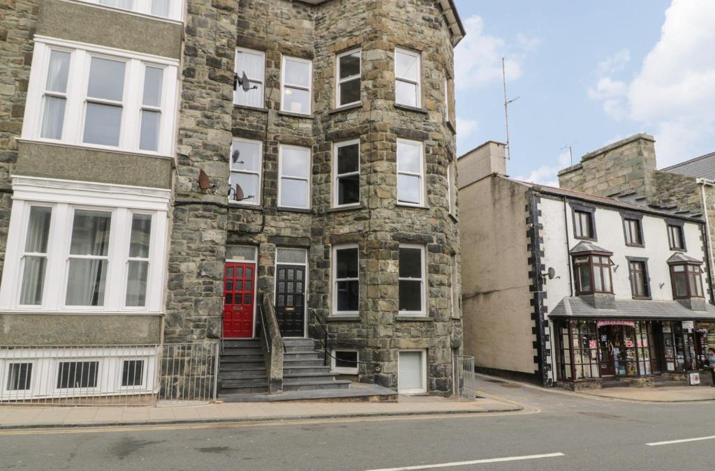 Barmouth Apartment | Rose Suite