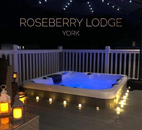 Allerthorpe House | Roseberry Lodge with Hot Tub