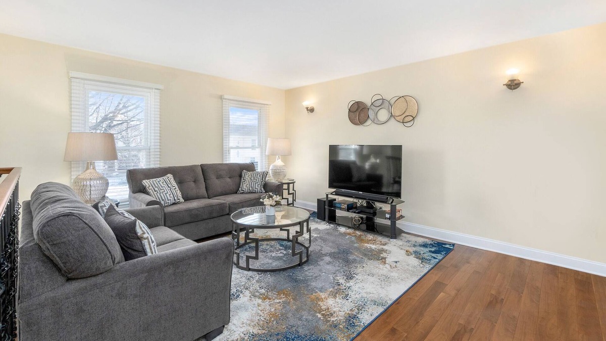 Roselle House | Roselle Rental