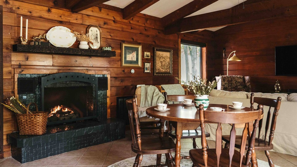 Cleora House | Rosemary on Grand - Cottage Core Lakehouse w/ADA Dock in Gated Community