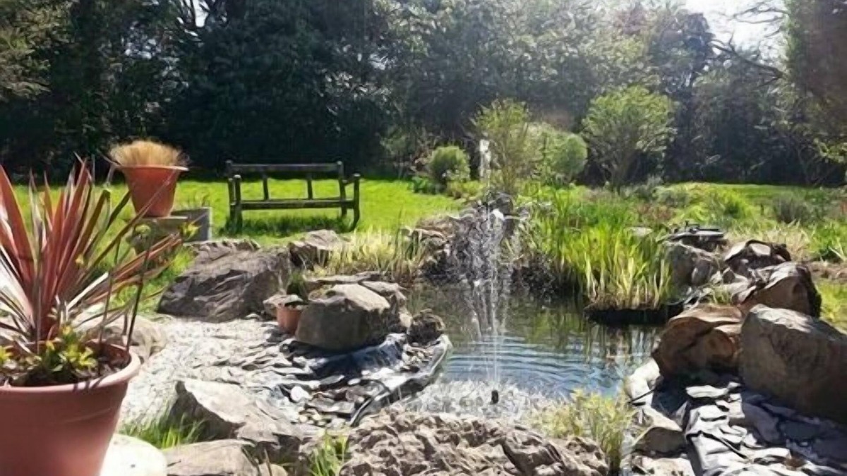 Esher House | Rosemead Guest House
