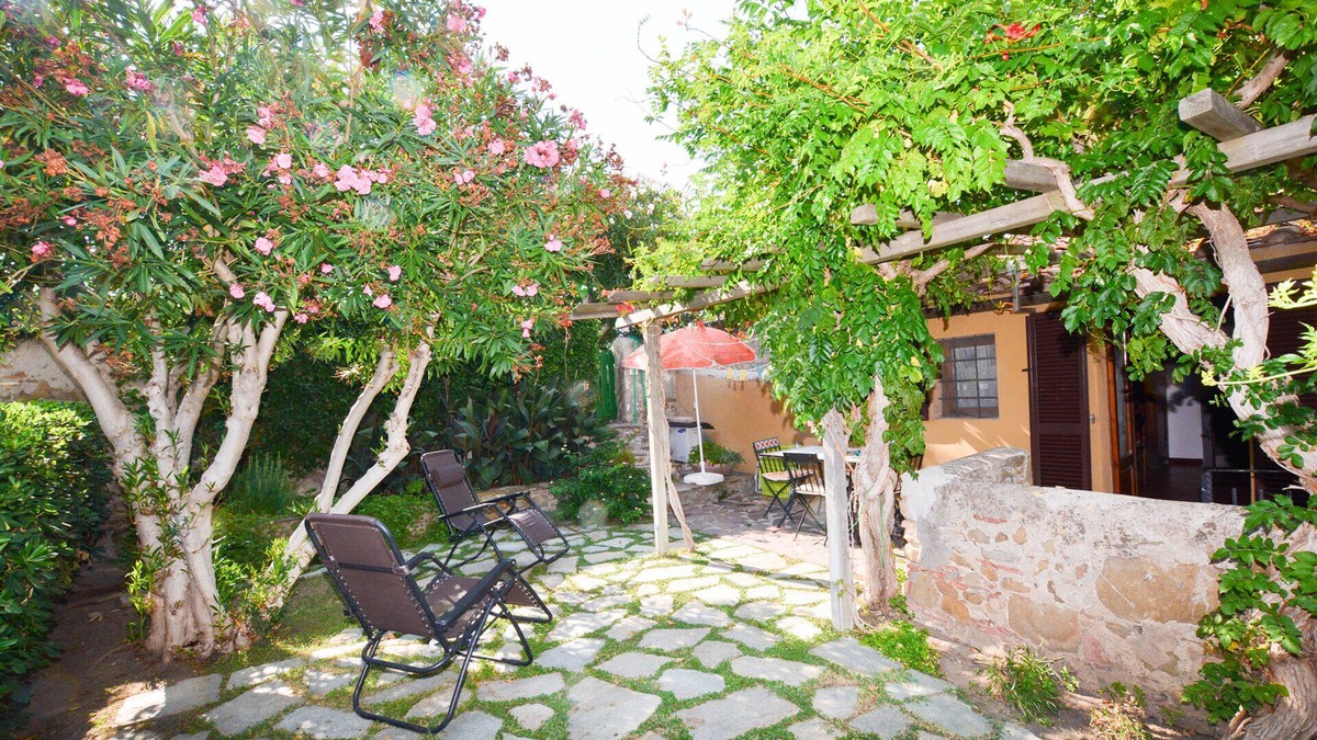 Castiglione della Pescaia Apartment | Rosi's Terrace, a corner of paradise