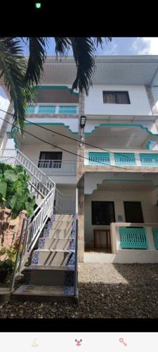 Basdiot Hotel | Rosita's Cottages by the Road
