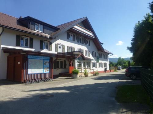 Strass im Attergau Bed & Breakfast | ROSSLWIRT-Rast