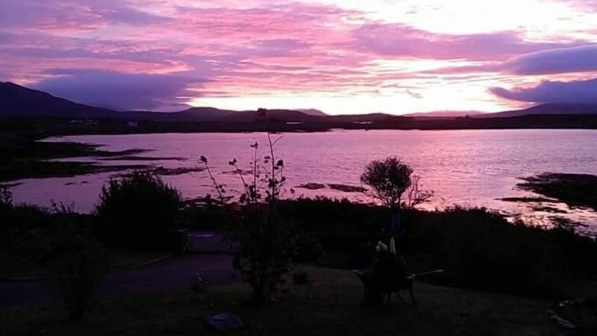Cashel Bed & Breakfast | Rossroe Lodge B&B