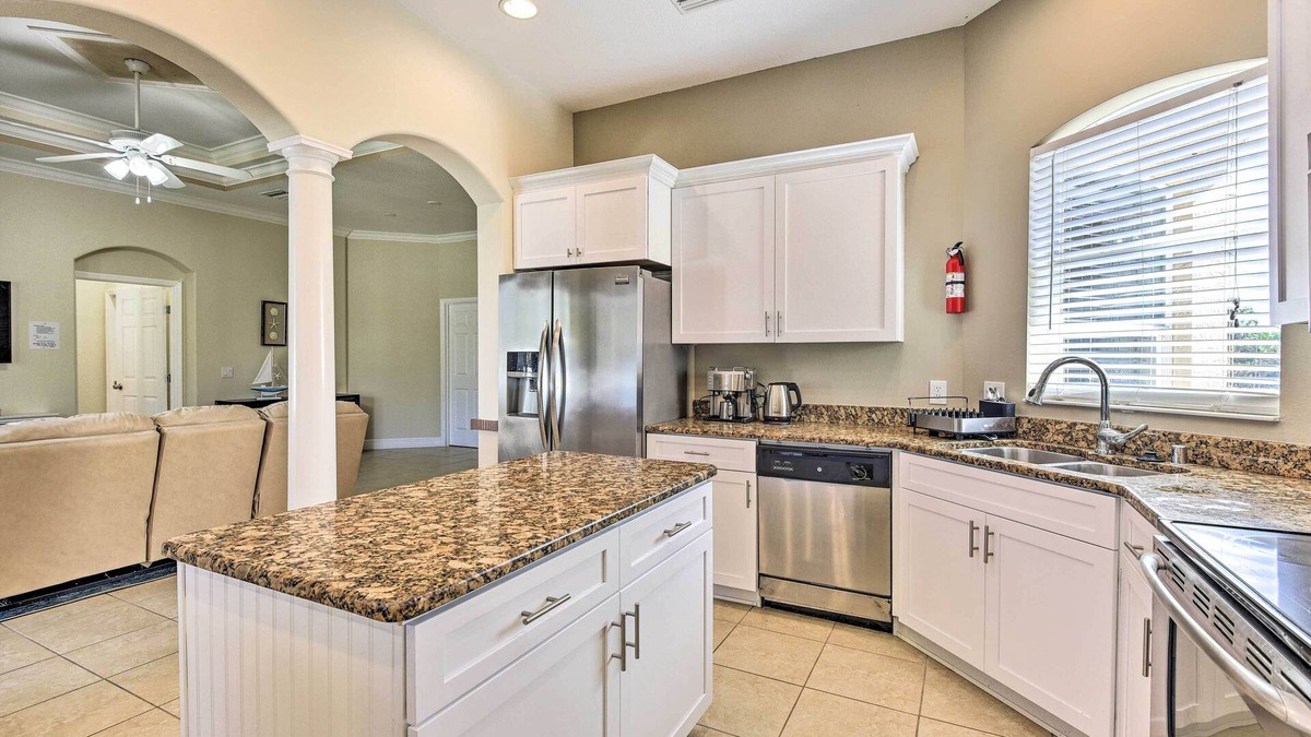 Rotonda Heights House | Rotonda West Home w/Heated Pool, 5 Mi to Beach!