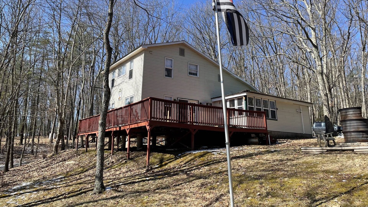 Weikert Cabin | Rough Cut Lodge - The Doghouse (Union County, PA)