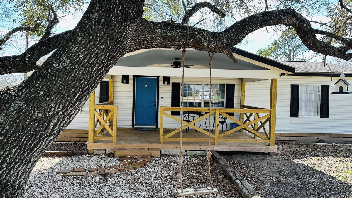 Brenham House | Round Top Cottage