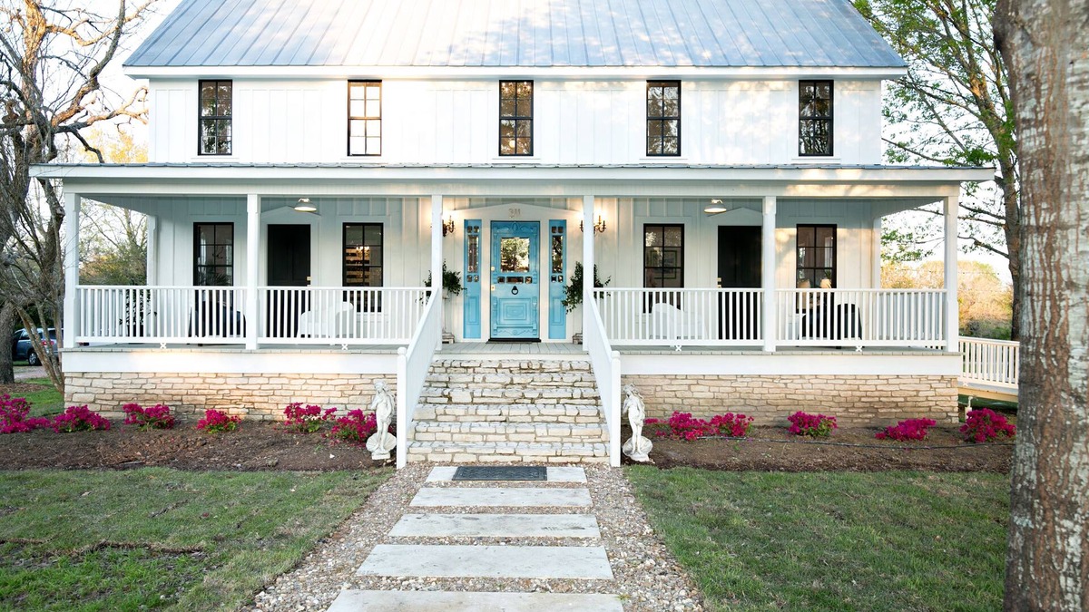 Round Top Apartment | Round Top's Stylish Hospitality- The Frenchie Boutique Hotel ROOM 9