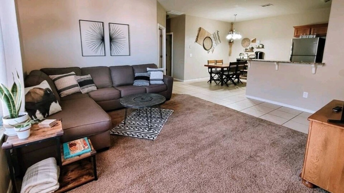 Yukon House | Route 66 R&R – 3 bedroom home right off Historic Route 66