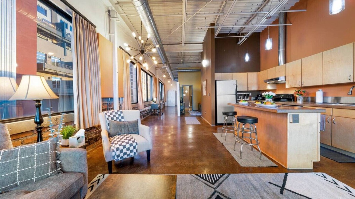 Raynolds Addition Apartment | Route 66 views! 1-Bed Penthouse in Downtown ABQ