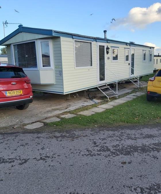 Winestead House | Row J26 - 3 Bedroom 6 berth caravan