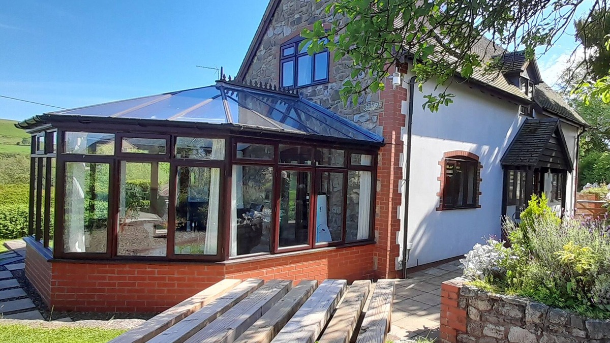 Bromlow Cottage | ROWAN COTTAGE, family friendly, with a garden in Gravels Bank