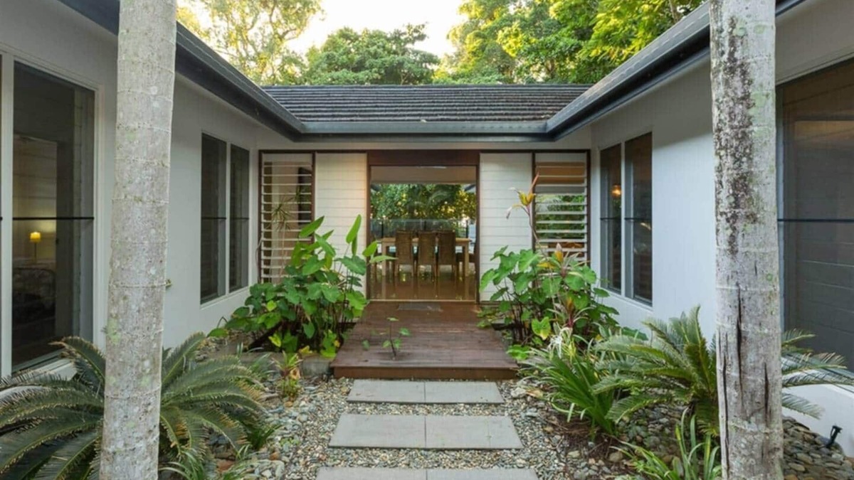 Wongaling Beach House | Roya on Mission