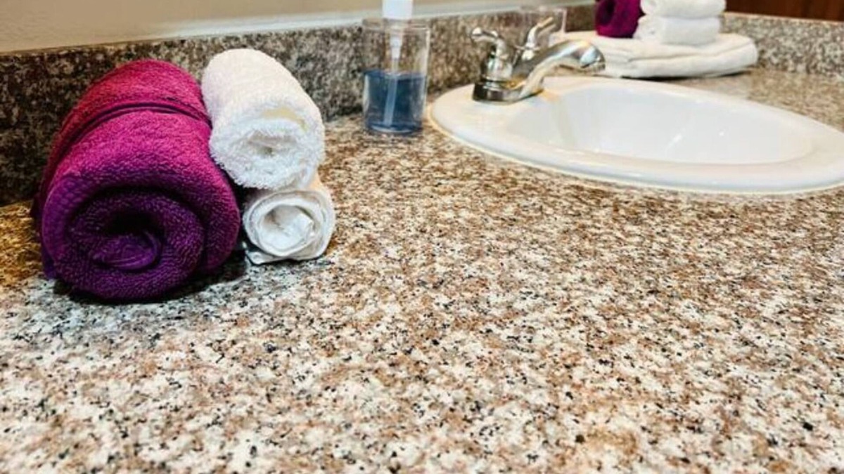 Pearland House | Royal 👑 1 Bedroom~Tranquil~Near Entertainment!!