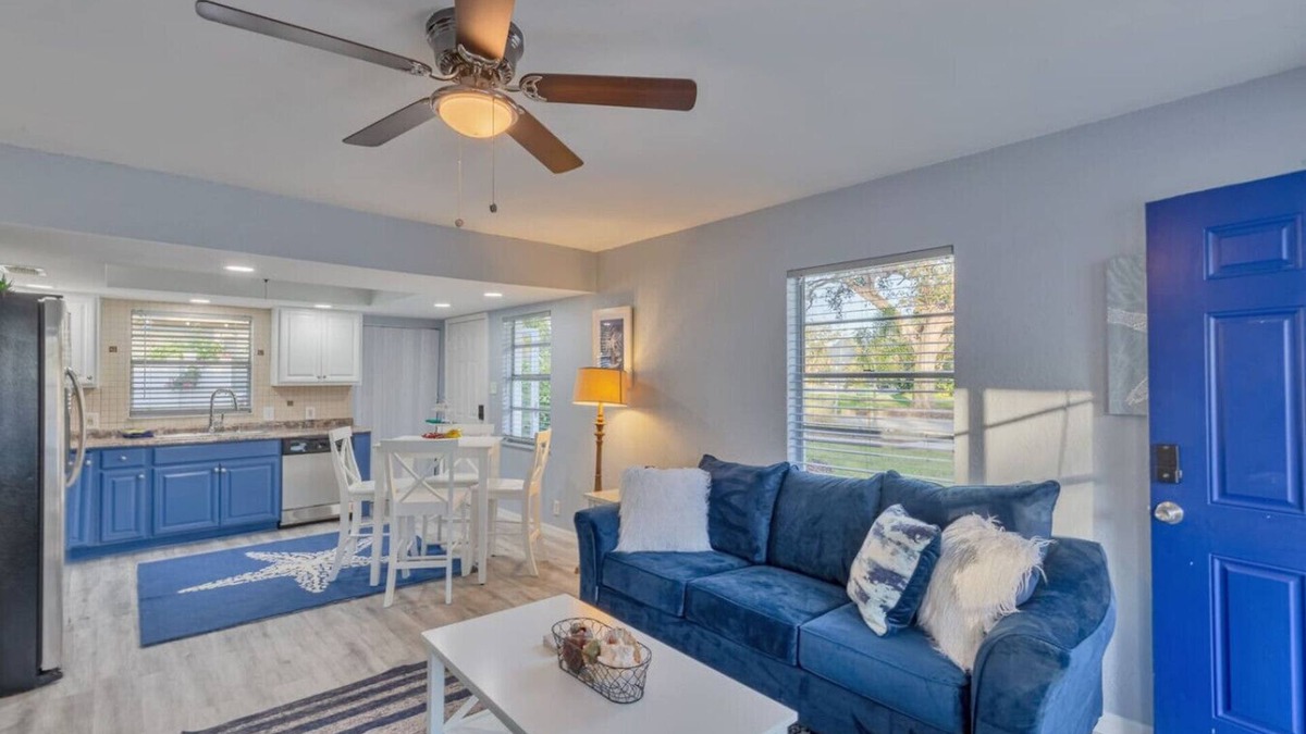 Gulfport Apartment | Royal Blue Downtown-Gulfport-CooledPool