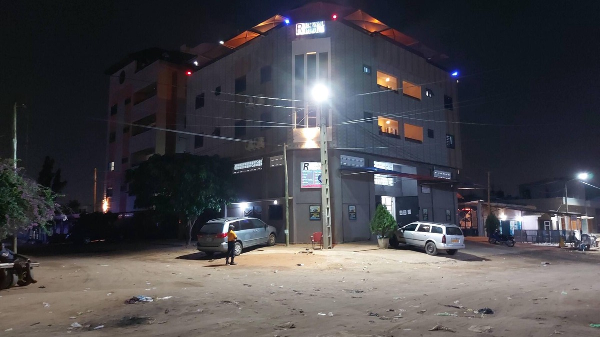 Lome Hotel | Royal Blue Guest House & Bar