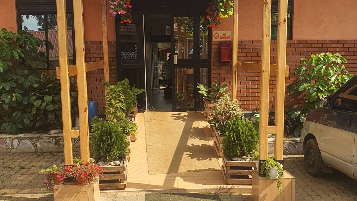 Buwama Hotel | Royal Embassy Motel