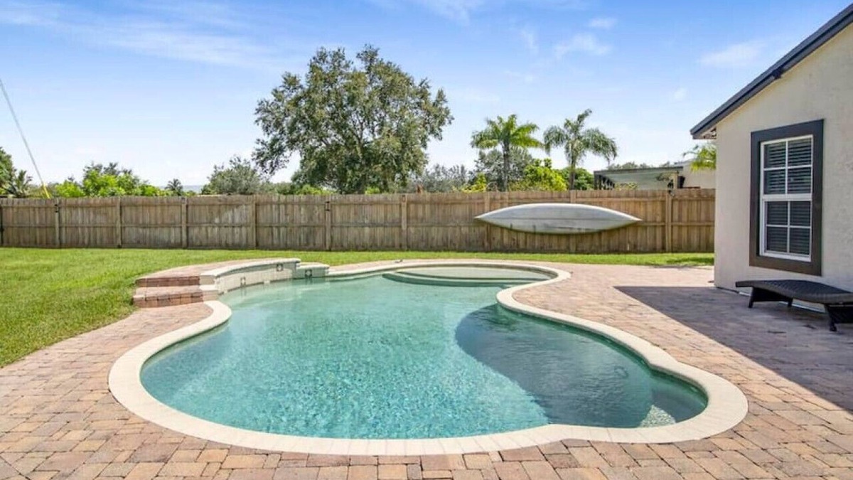 Royal Palm Beach Villa | Royal Equestrian Haven | Luxury Paradise Escape