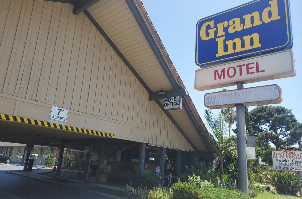 Santa Ana Hotel | Royal Grand Inn