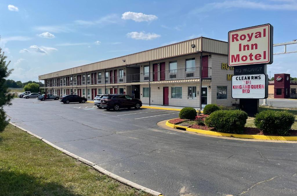 Fredericksburg Hotel | Royal Inn Motel