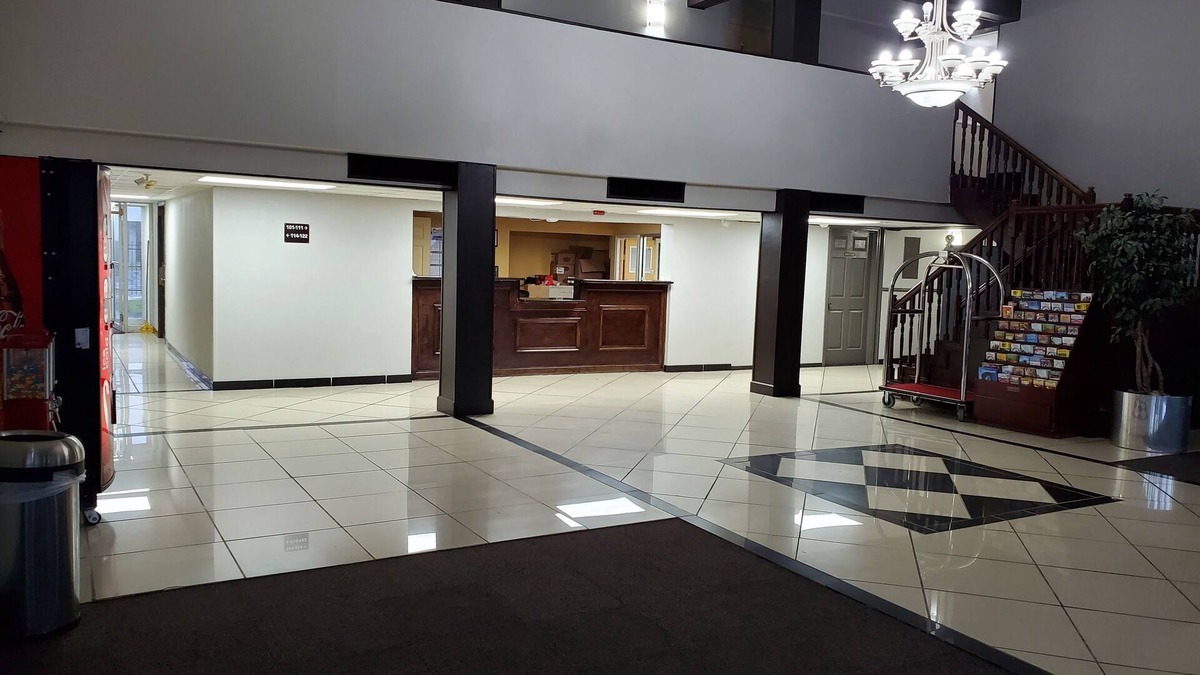 Indianapolis Hotel | Royal Inn
