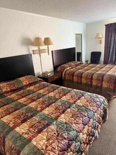Central Oklahoma City Hotel | Royal Inn