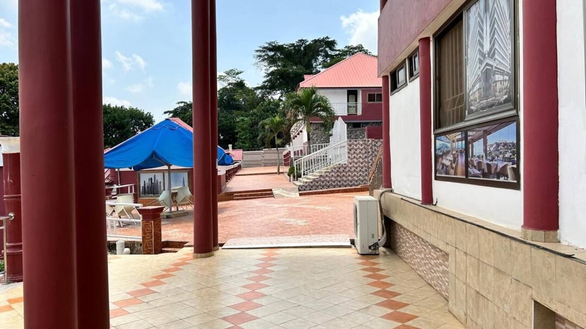 Nungua Hotel | Royal Lee's Hotel