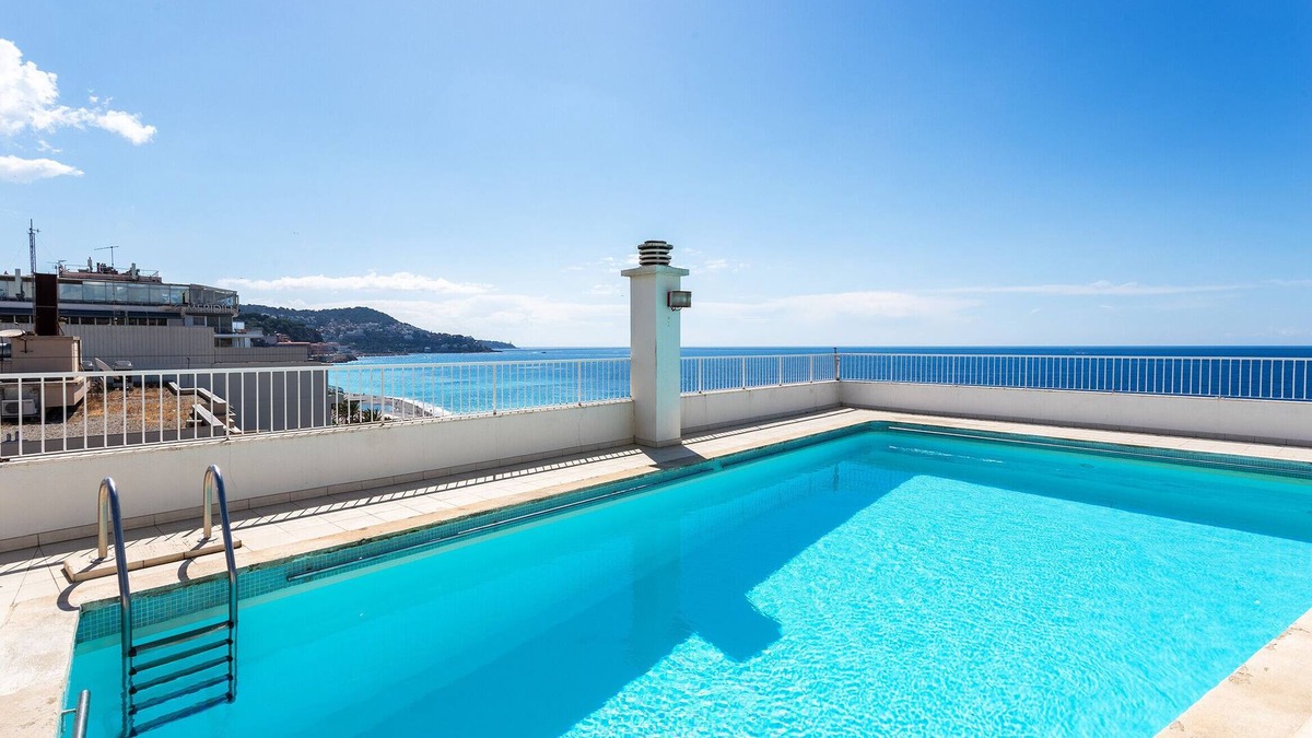 Carre d'Or Apartment | Royal Luxembourg AP4397 By Riviera Holiday Homes