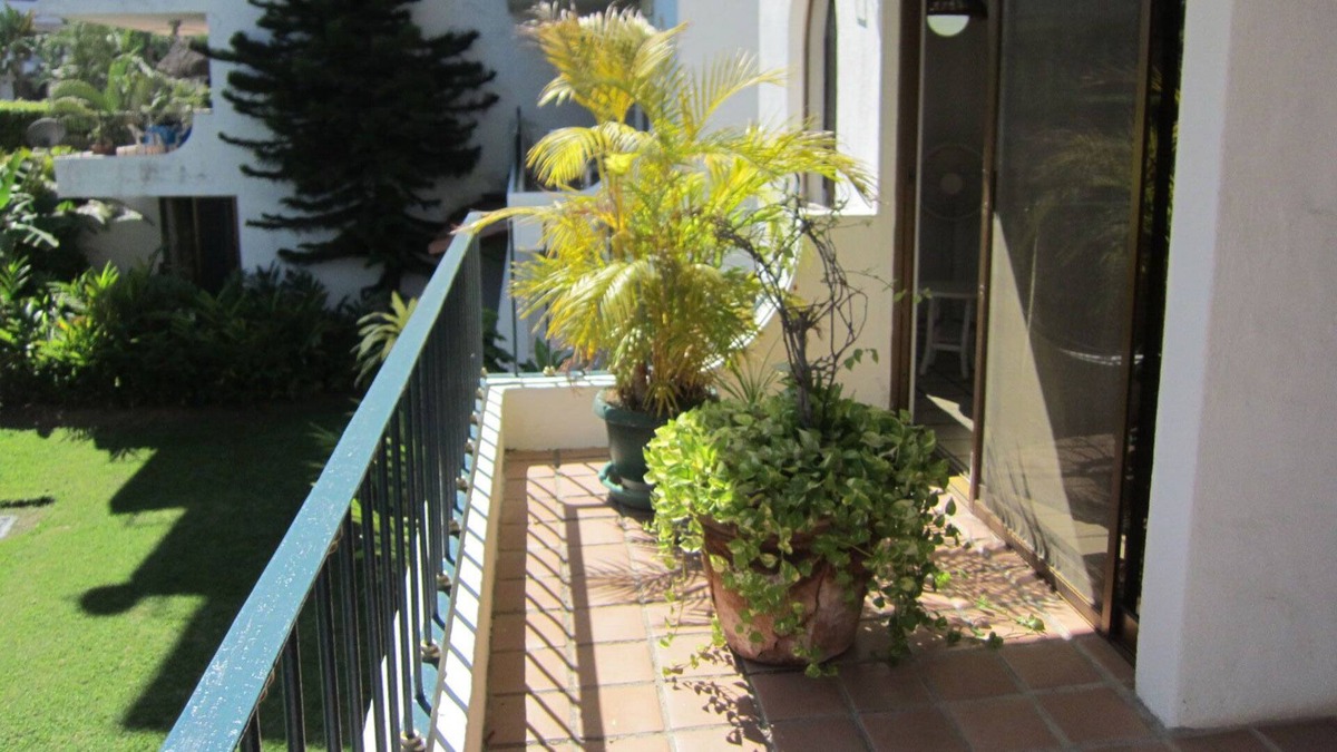Isla Iguana Condo | Royal Pacific Yacht Club