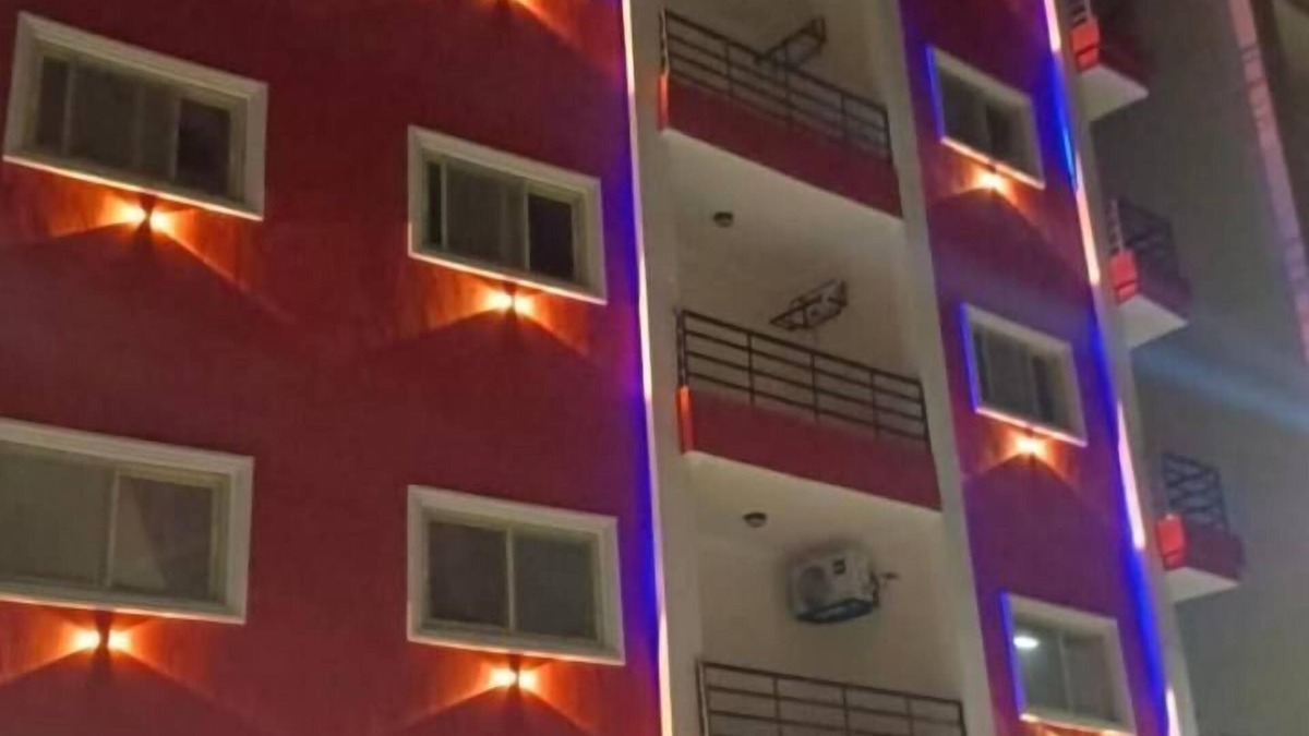 Al Mamsha El Seyahi Apartment | Royal Palace Home 32