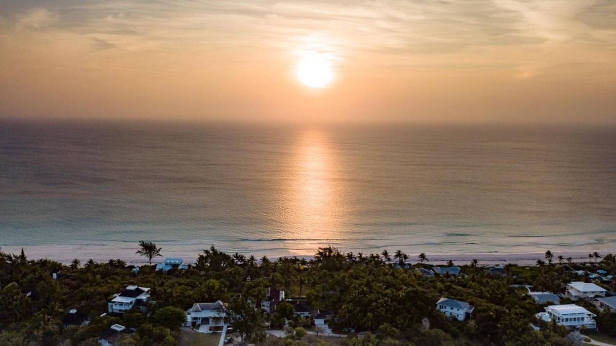 Dunmore Town Hotel | Royal Palm Hotel