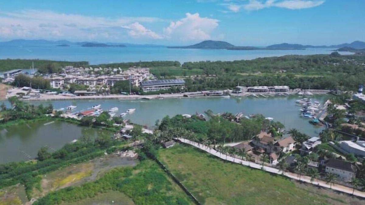 Koh Kaew Villa | Royal Phuket Marina Beachfront 4 Bedroom Pool Villa
