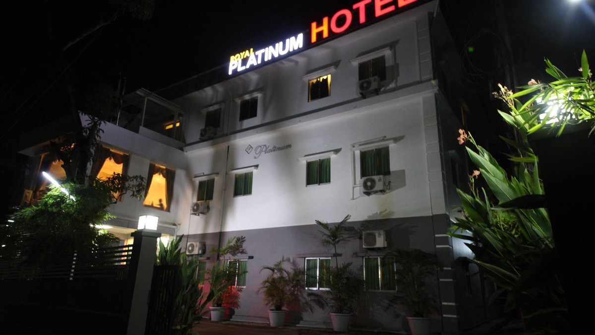Bahan Hotel | Royal Platinum Hotel