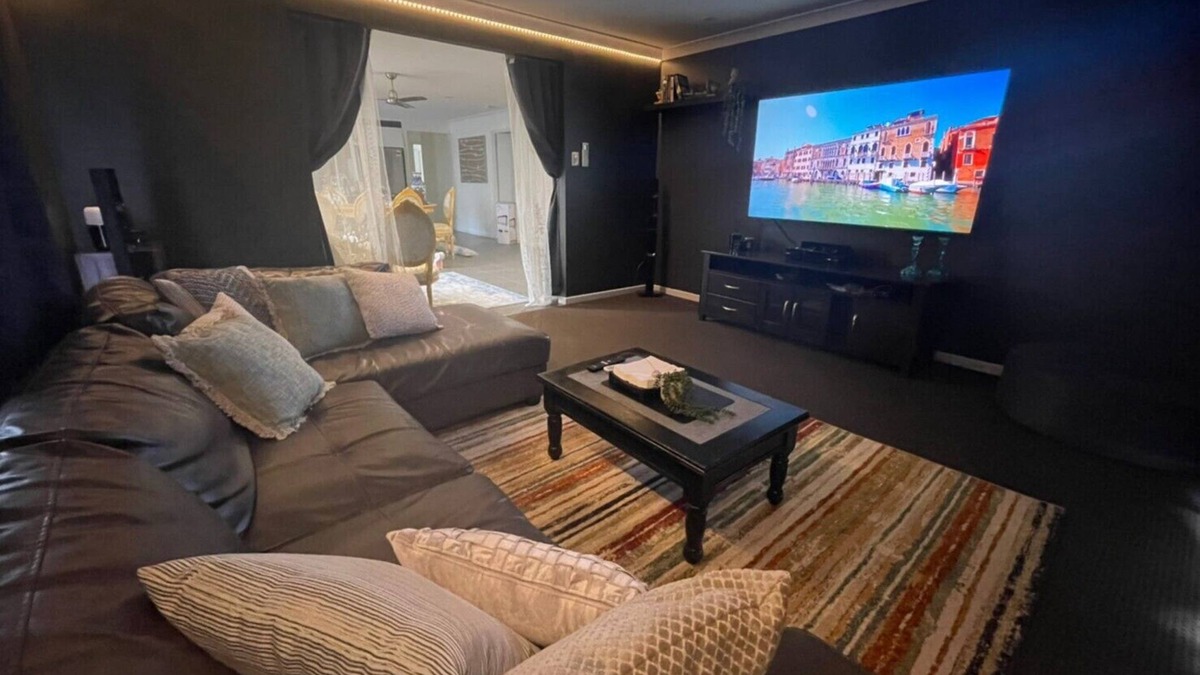 Dakabin House | Royal Romanesque holiday house in Dakabin/3 min to shops