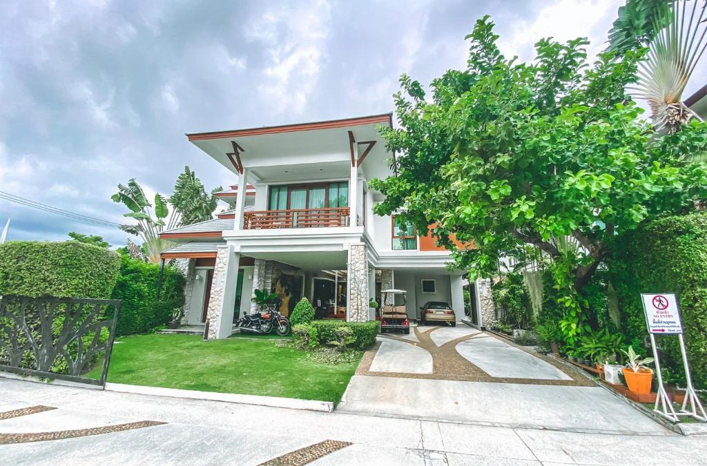 Saen Suk Resort | Royal Sammuk Villa