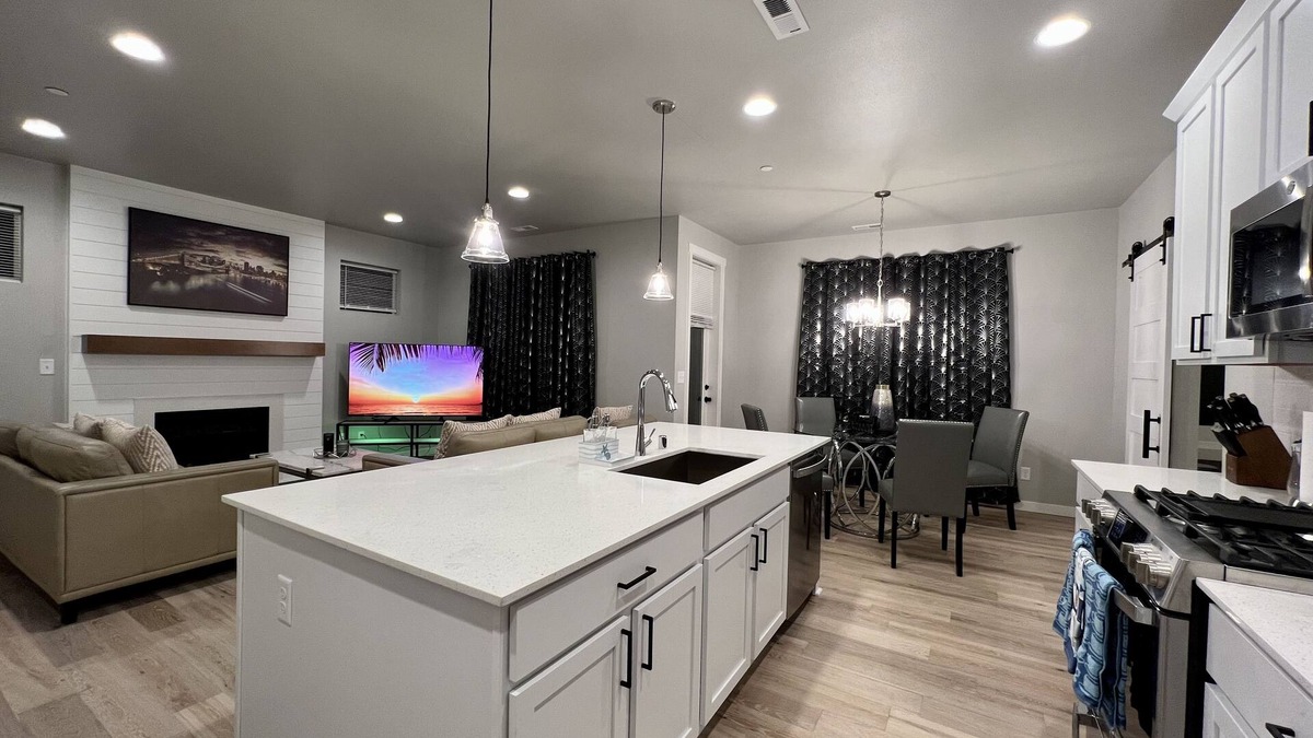 Marysville House | ROYAL VILLA: 2022 built gorgeous, elegant, and spacious house